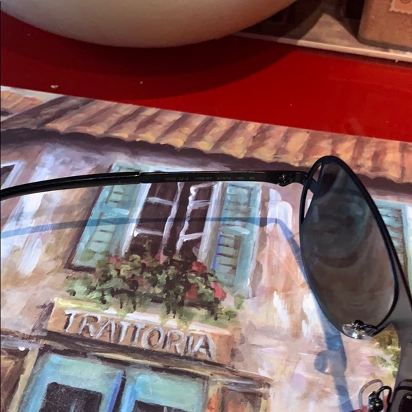 Versace - Picture 7 of 8